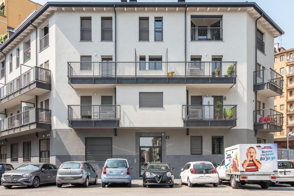 Ferienwohnung Kaizen House - Bilocale De Angeli Mailand Exterior foto